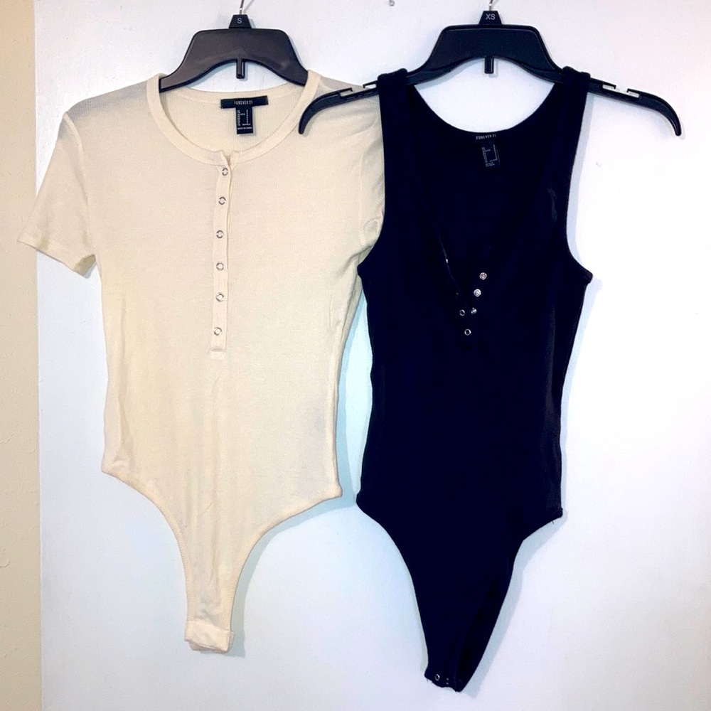 Set of two Forever 21 bodysuits